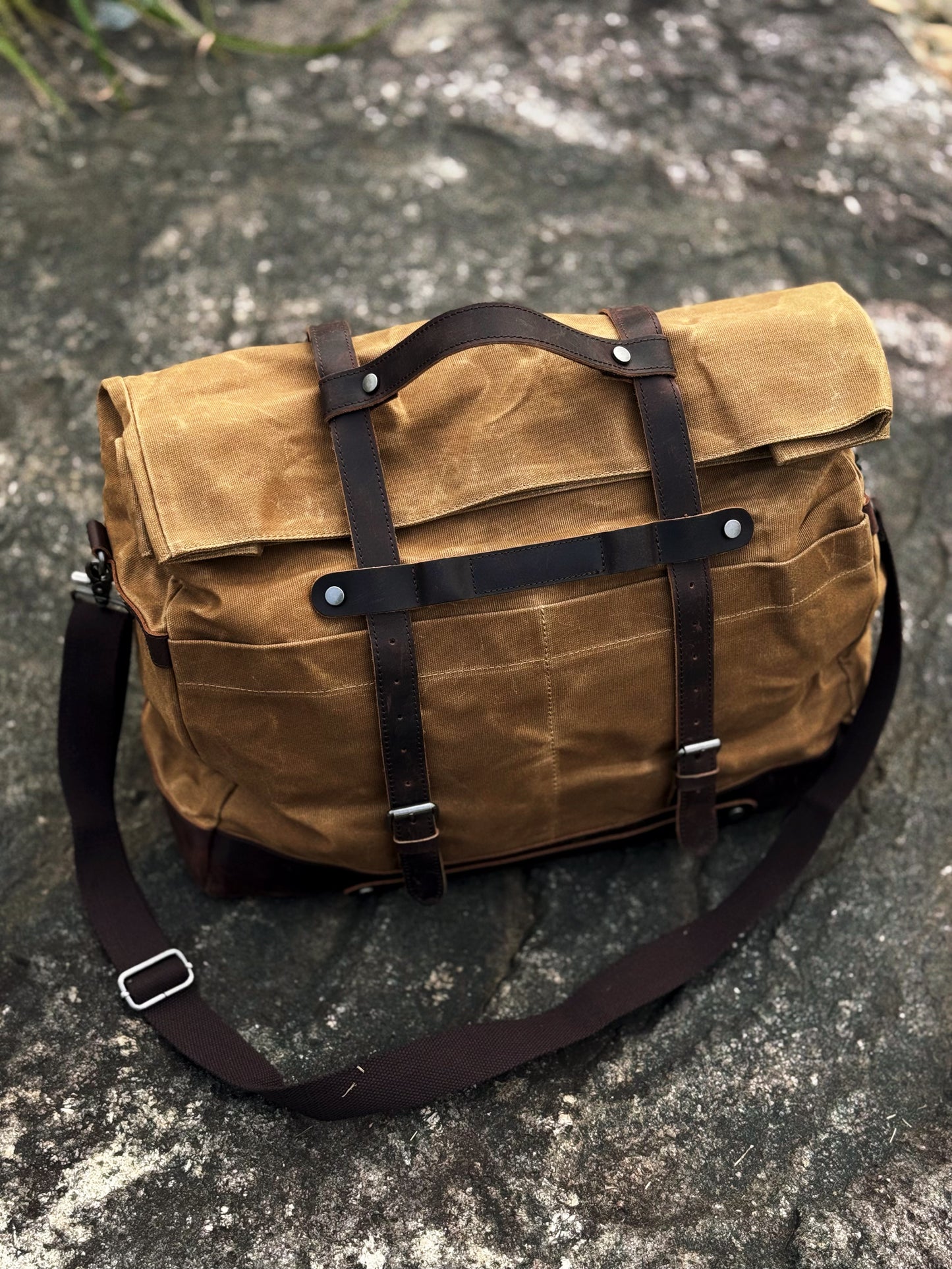 Traveling bag 1