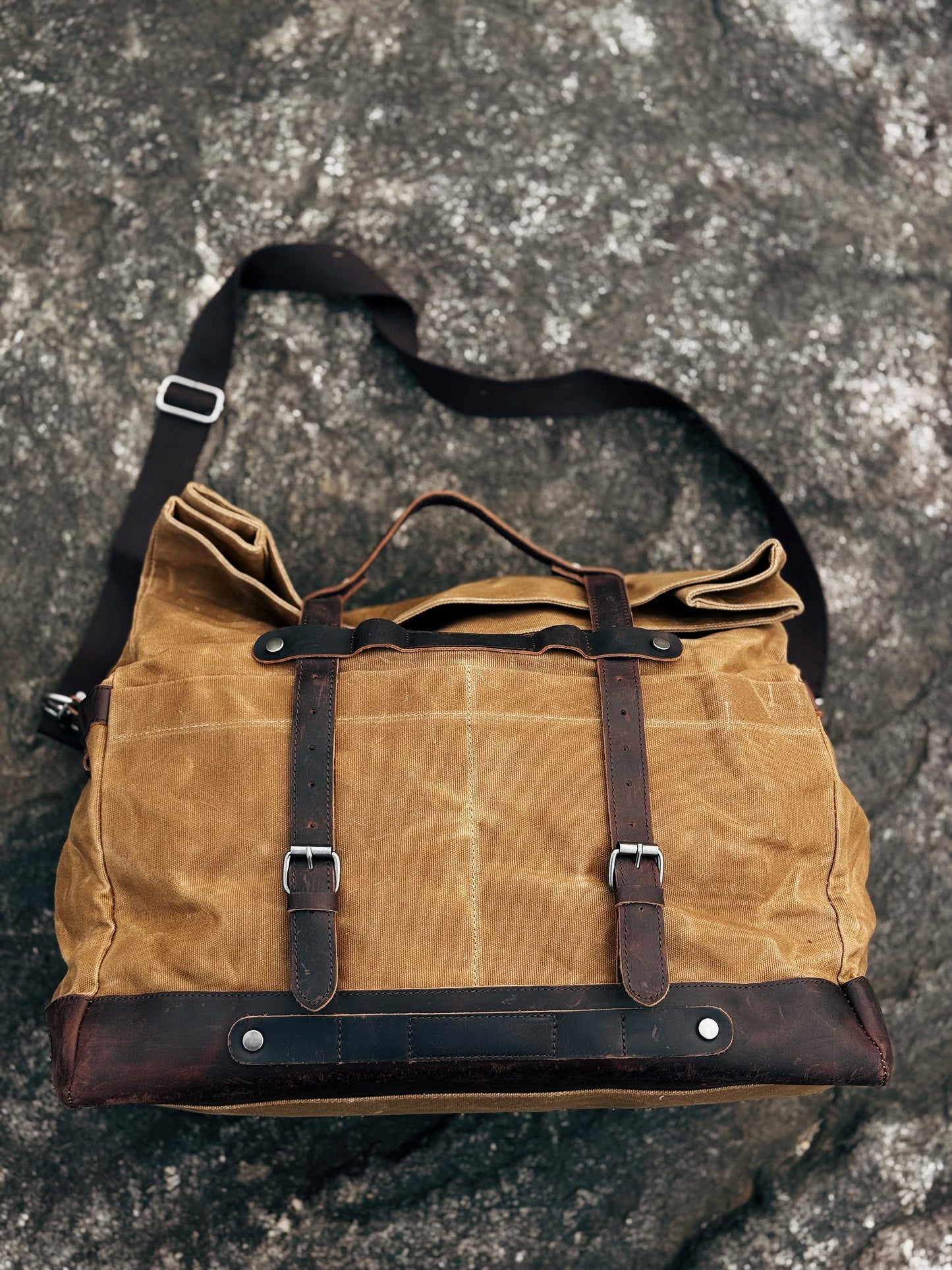 Traveling bag 1